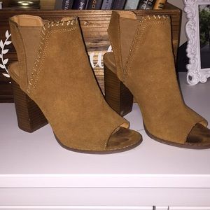 Women's suede heel, Sz 8